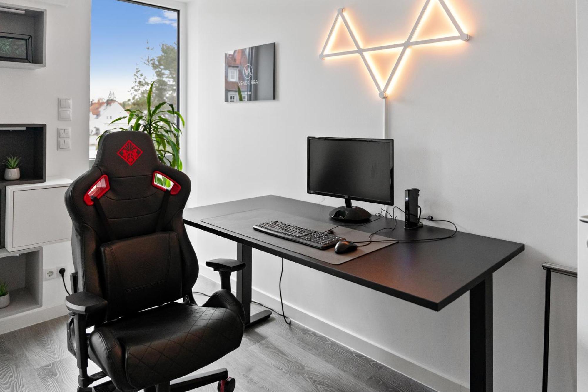 Modern Style Business Suite - Office - Kitchen - Balcony Herzogenaurach Exterior photo