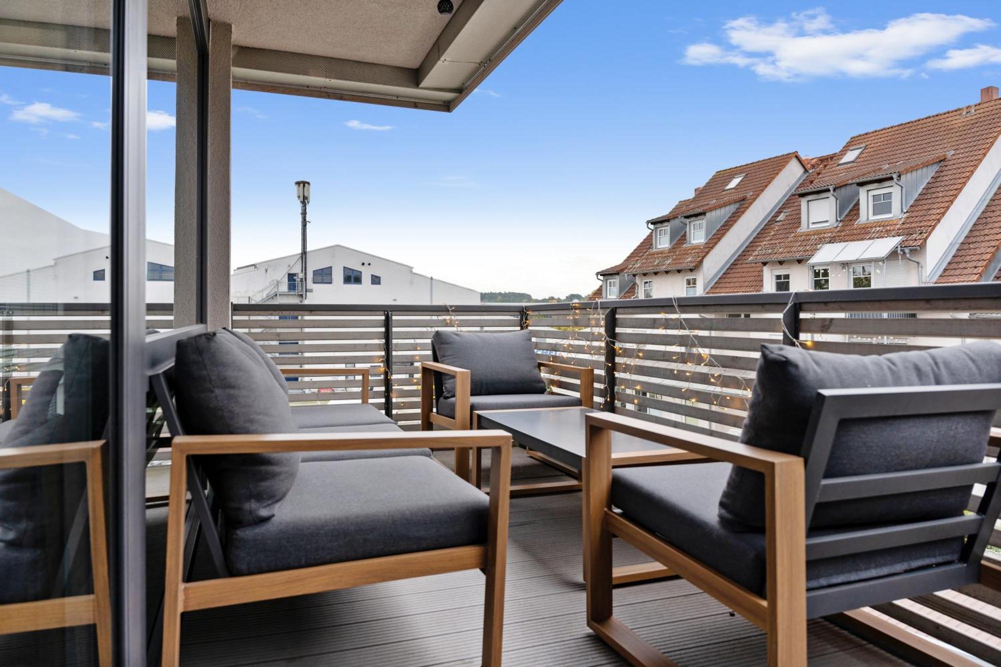 Modern Style Business Suite - Office - Kitchen - Balcony Herzogenaurach Exterior photo